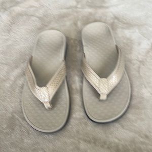 Vionic sandals, size 9, never worn